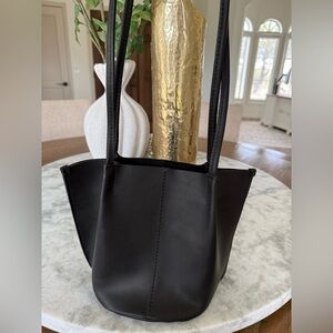 PLG Devan Bucket Classic Black